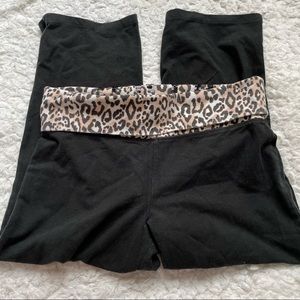SOLD Victoria’s Secret PINK Yoga Bling Sequin Leopard Print Cropped Leggings
